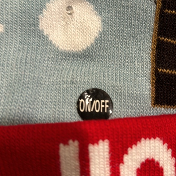 Light Up Soft knit  Holiday Toque - Picture 5 of 5